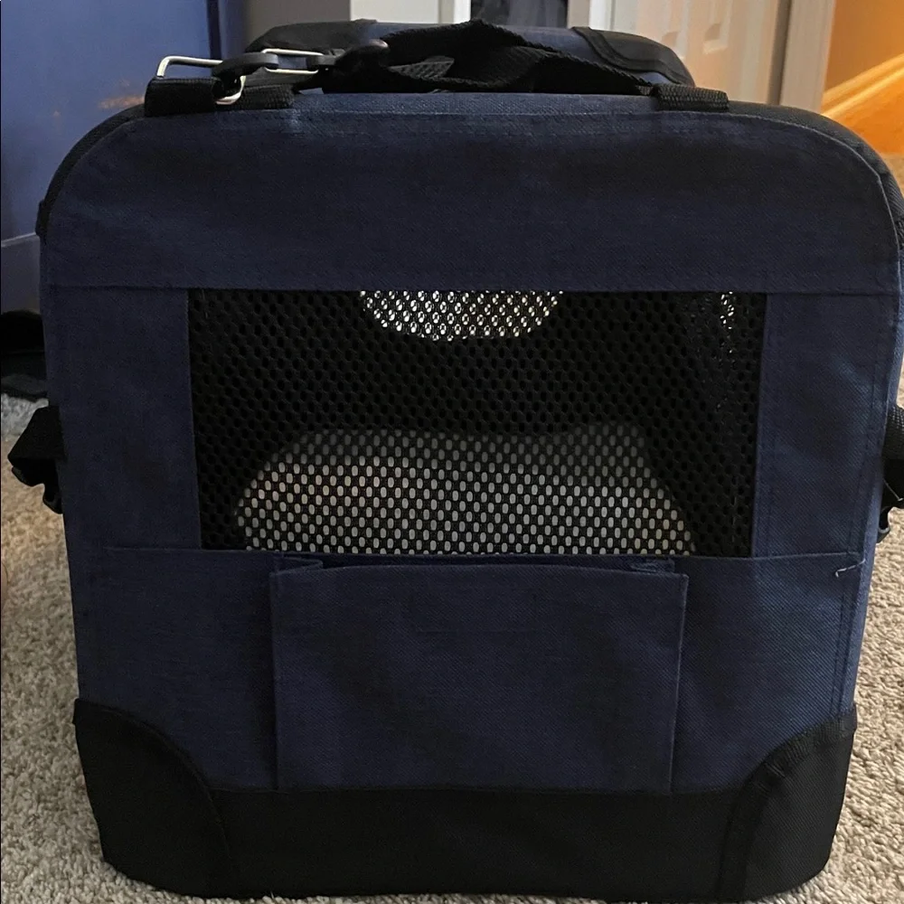 Veehoo Blue and Black Pet Travel Carrier